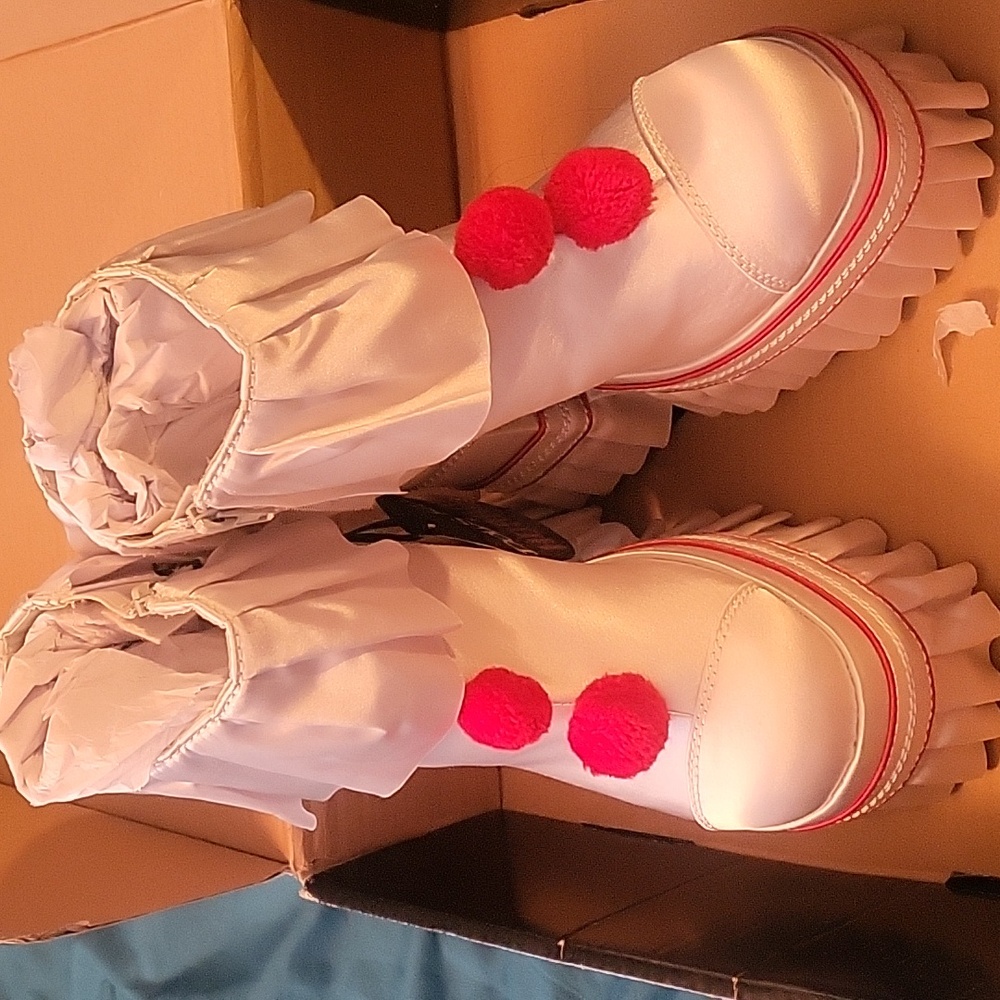 DOLLS KILL KILLER CLOWN PLATFORM BOOTS!